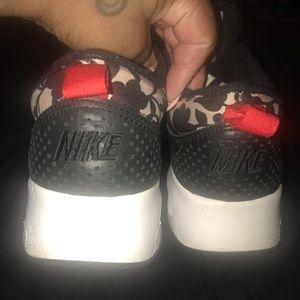 Women Nike tennis shoes. Size 8 no box